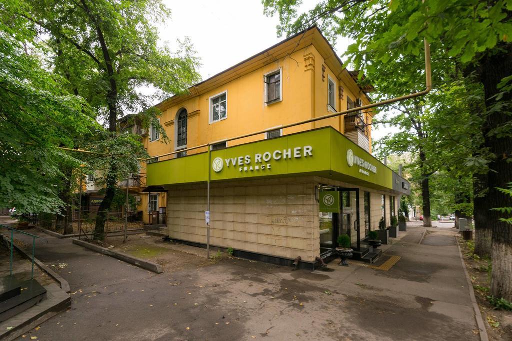 Nadezhda Apartments On Kabanbay Batyr 122 Алма Ата Екстериор снимка